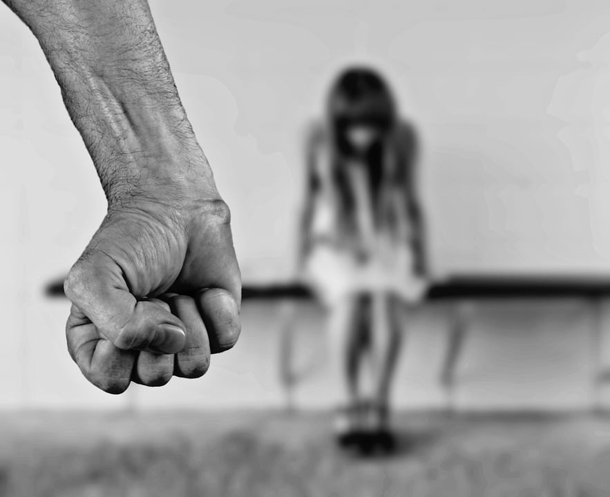 "Sui passi della violenza"