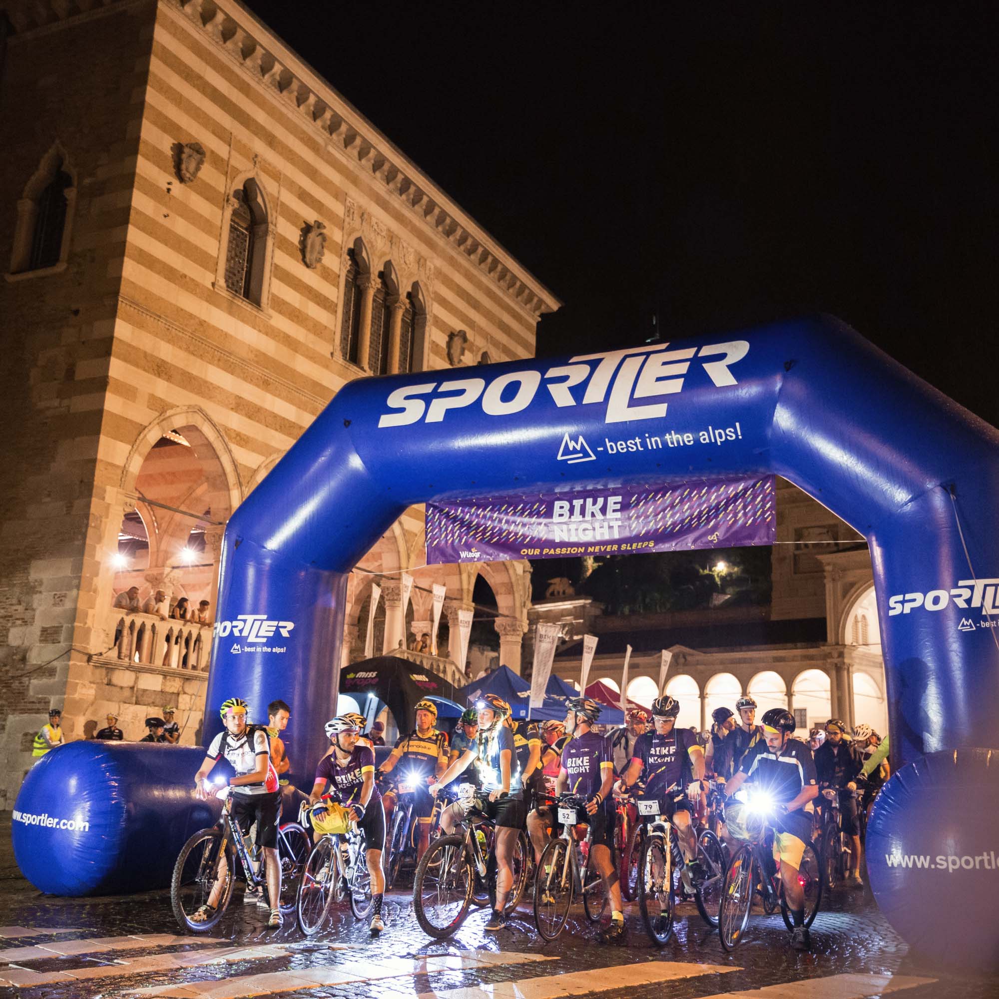 Bike Night 2022: la corsa da Milano ad Arona 