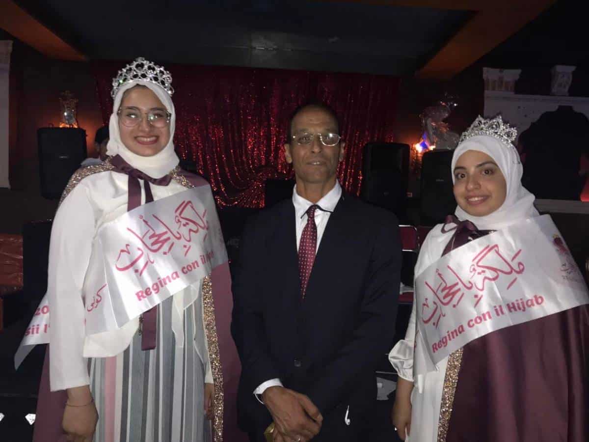 Due reginette di bellezza con il hijab a Cinisello Balsamo (Milano)