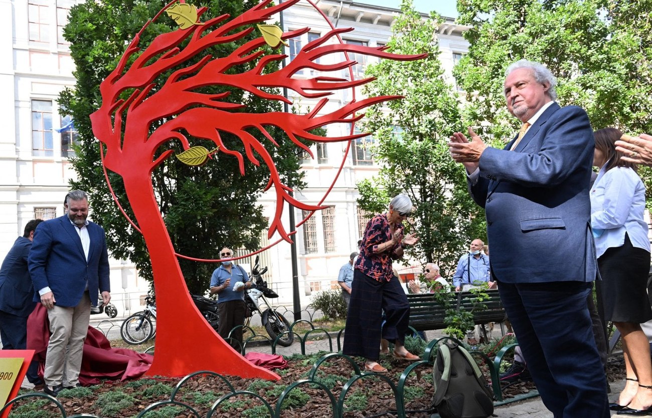 Alda Merini e Inge Feltrinelli: un monumento in piazzale Lodi a Milano per omaggiarle