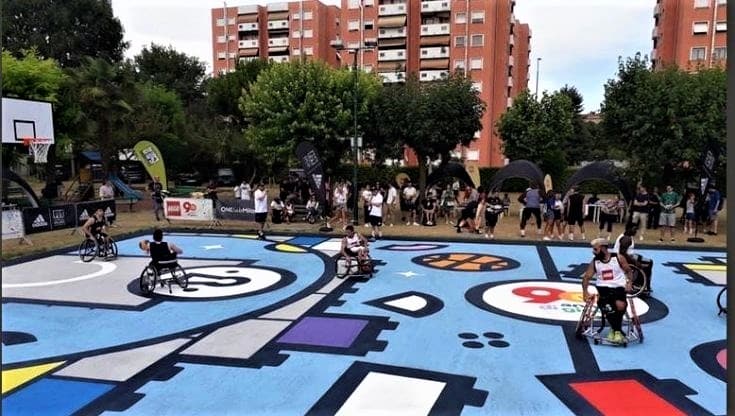 Il campo da basket per i 90 anni di Lego Italia 