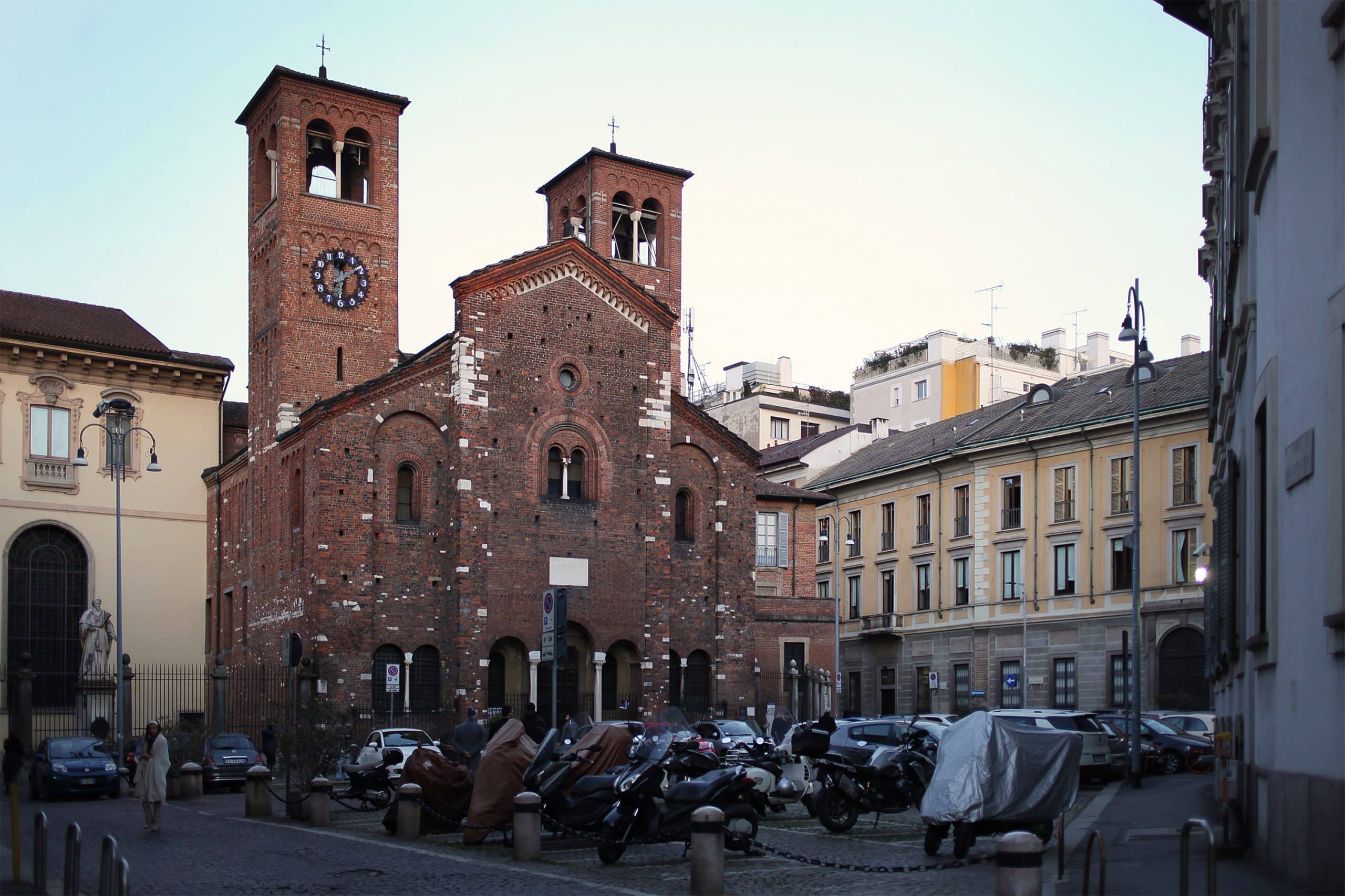 chiesa san sepolcro milano