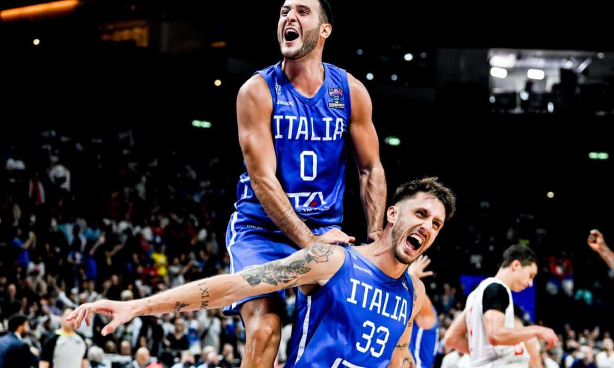 L’Italia di basket batte la Serbia e vola ai quarti di finale