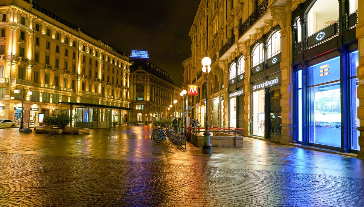 luci negozi spente