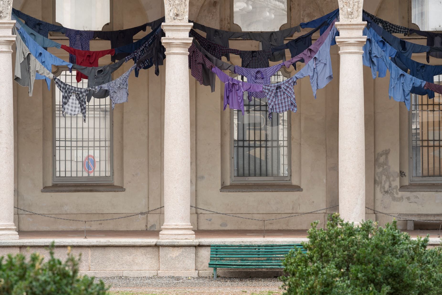 M77 gallery: l’arte con i panni stesi