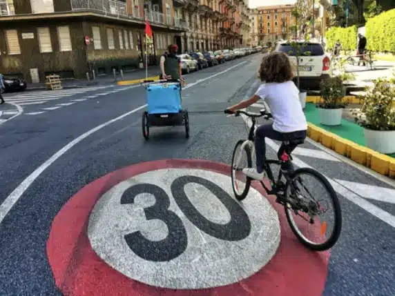 Milano Zona 30: dal 2024 il limite di velocità si abbassa