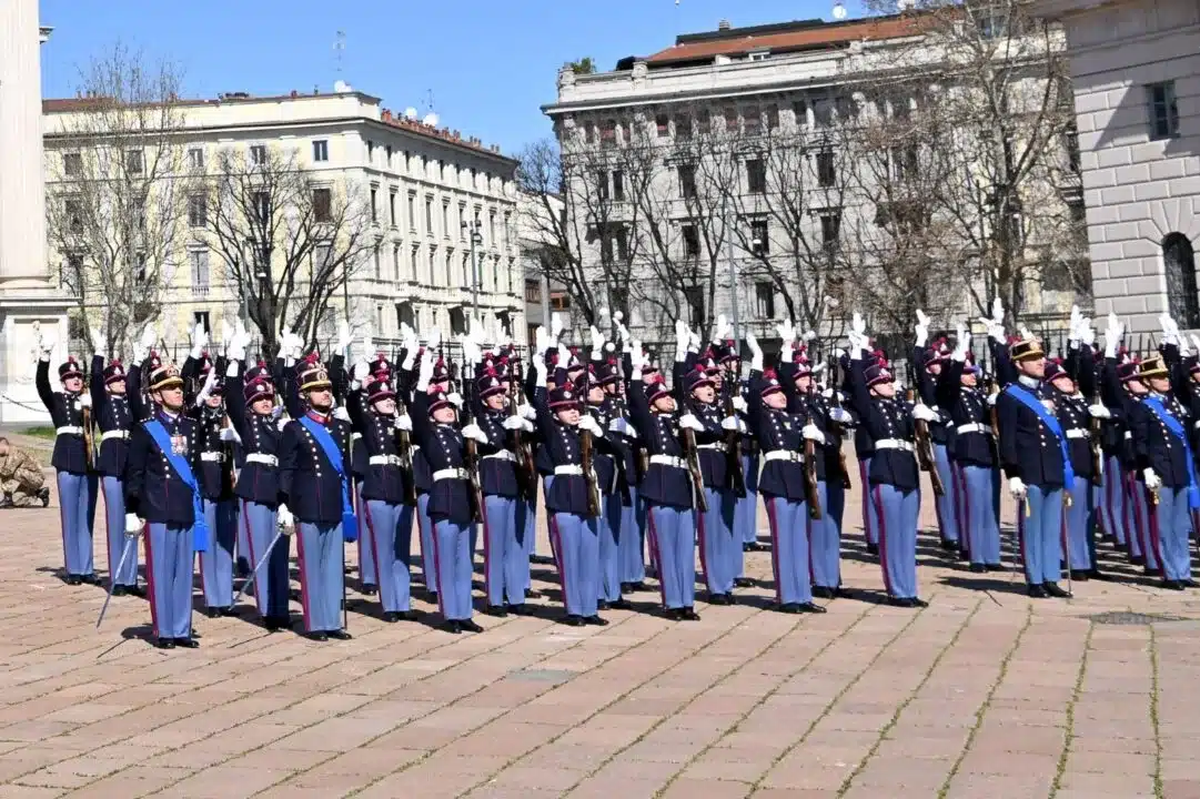Milano, il giuramento dei cadetti della scuola militare Teulié