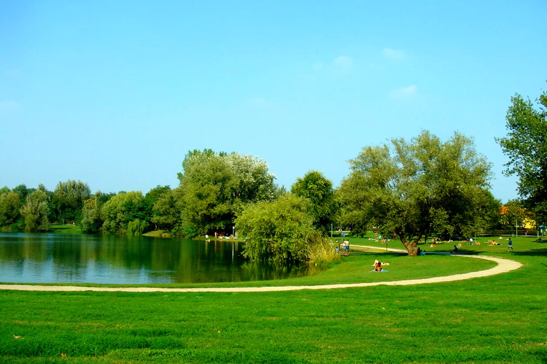 passeggiata lucciole milano