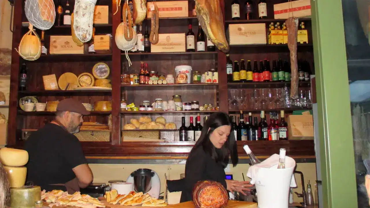 Da Roma a Milano, la Salsamenteria delle Coppelle