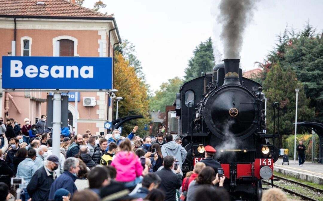 In viaggio su un treno a vapore: salite sul Besanino Express