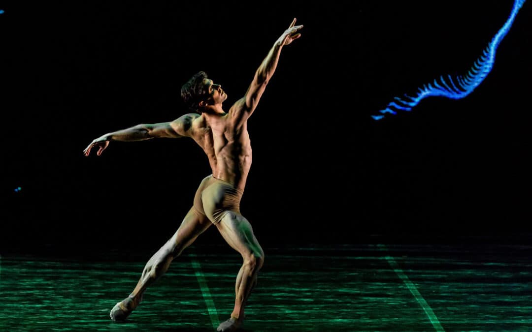 Roberto Bolle torna a danzare su Milano