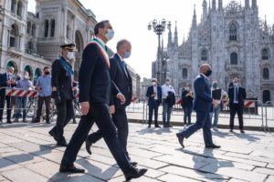 Il sindaco Sala teme licenziamenti dopo l’estate: “Tornate al lavoro e presidiate la vostra scrivania “