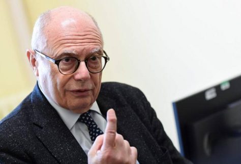 Massimo Galli: " E' possibile reinfettarsi al Covid