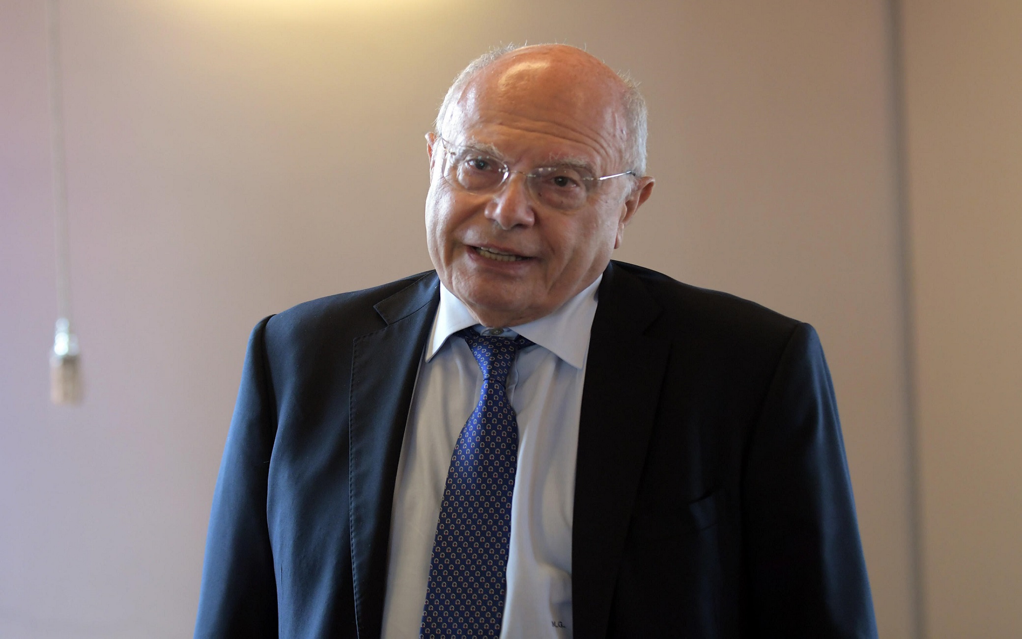 Massimo Galli: " E'possibile reinfettarsi al Covid