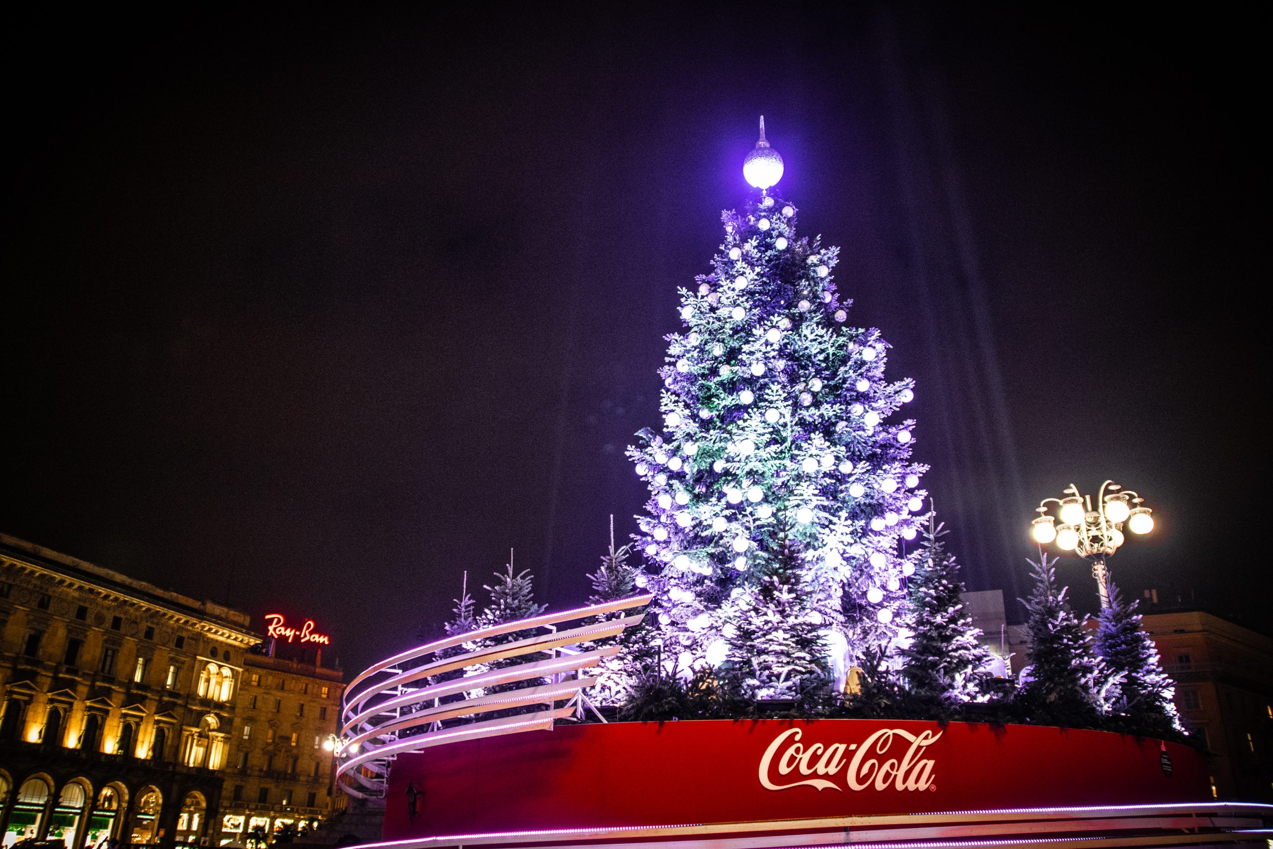 milano albero coca cola