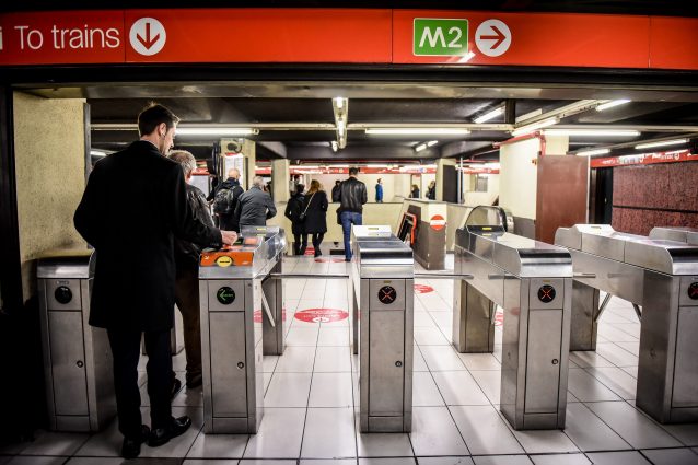 Sovraffollamento metropolitana Milano