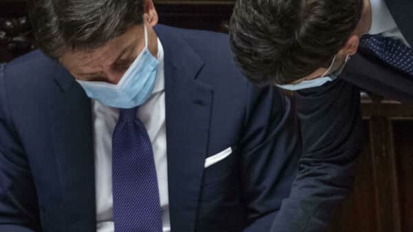 Spostamenti vietati tra regioni dopo il 20 dicembre Il dpcm del premier Giuseppe Conte parlava chiaro: niente spostamenti tra regioni dopo il 20 dicembre (e fino al 7 gennaio) e vietato muoversi dal comune il 25 e 26. Attorno a questo argomento si dibatte circa una possibile apertura.