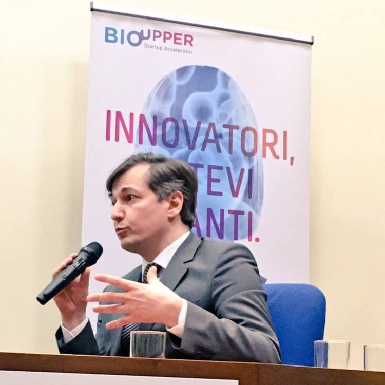Dott.Spada (Osp.Humanitas), "protezione collettiva va raggiunta con ogni mezzo, obbligo incluso se serve"