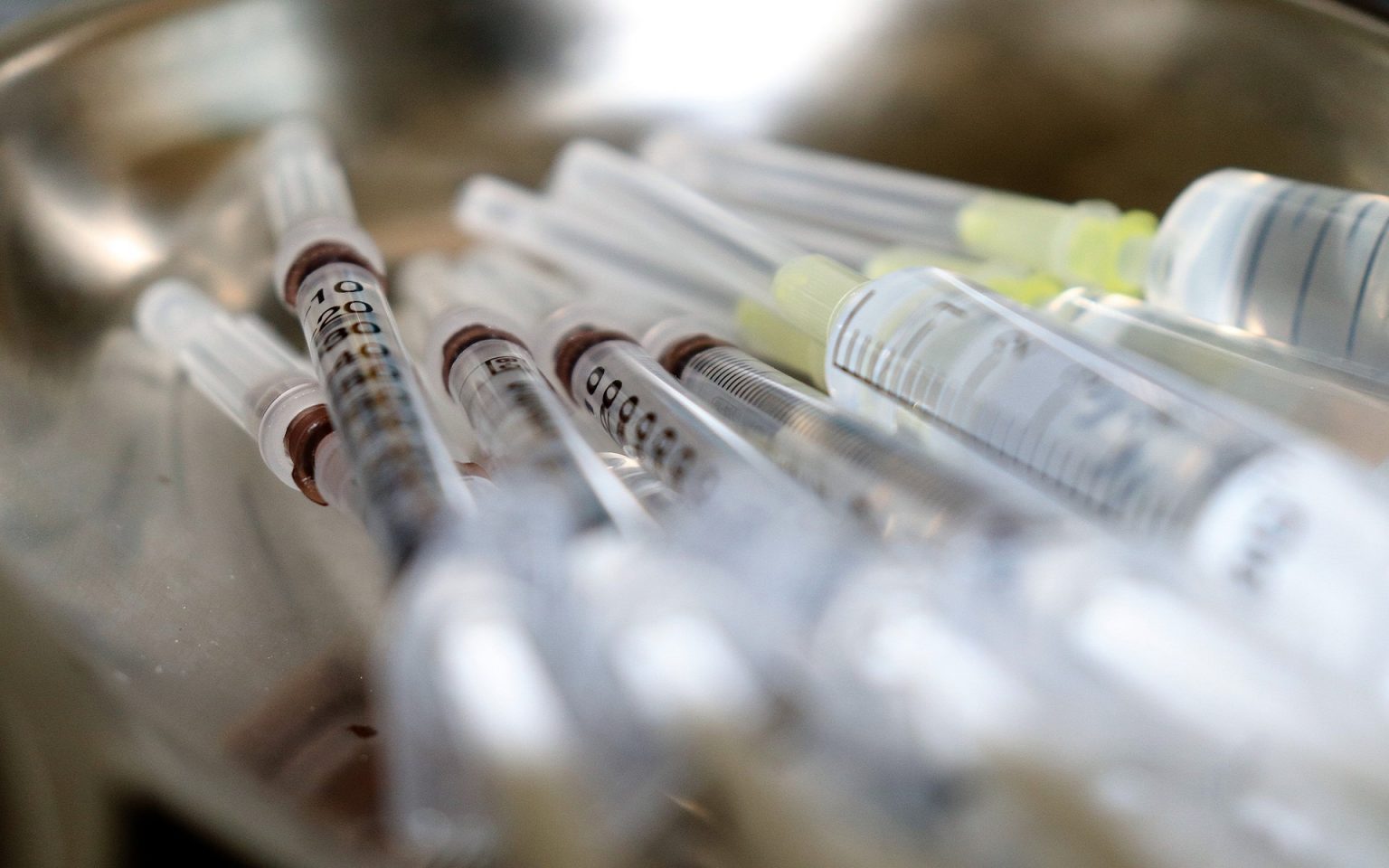 Chi rifiuta il vaccino potrà essere licenziato?