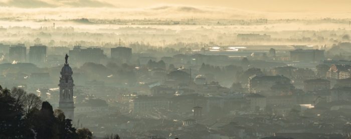 Brescia e Bergamo hanno il tasso di mortalità per smog più alto in Europa.