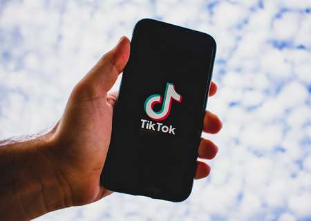 L’account TikTok automaticamente privato per gli under 16: motivi e limitazioni