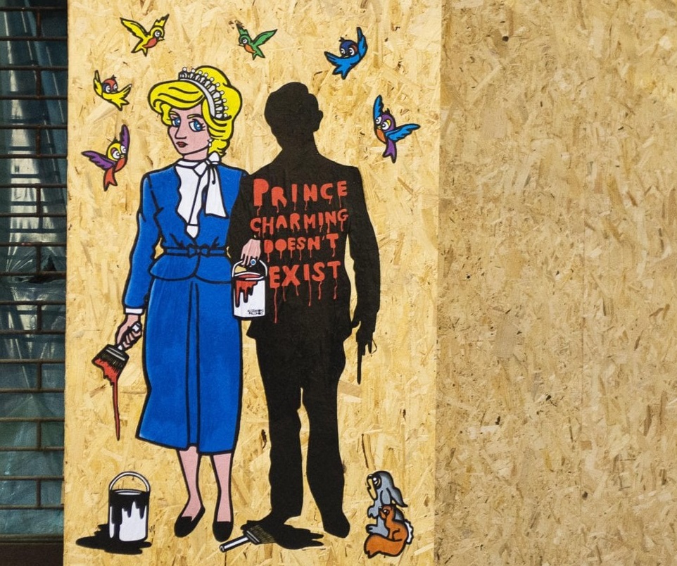 lady diana milano cool street art