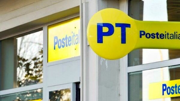 Vaccini, come funziona la piattaforma di prenotazione di Poste in arrivo anche in Lombardia