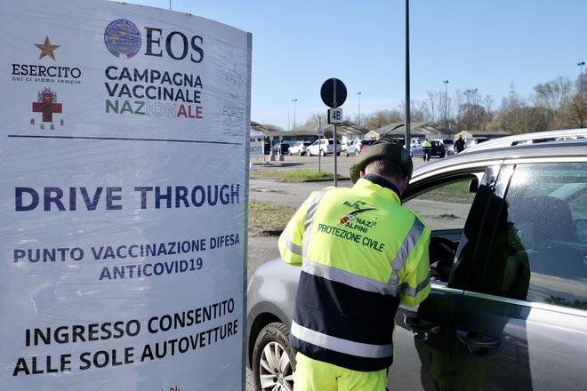 vaccini drive auto milano