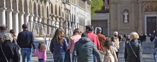 La Lombardia da lunedì torna in zona arancione: ecco cosa si potrà fare