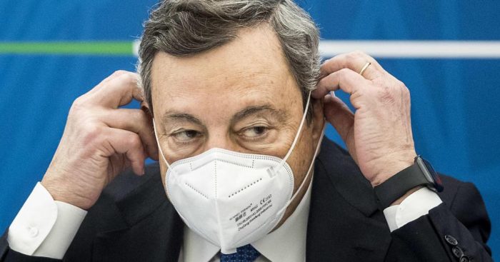 Draghi: «Priorità vaccino agli over 75, è ora di "riaprire"