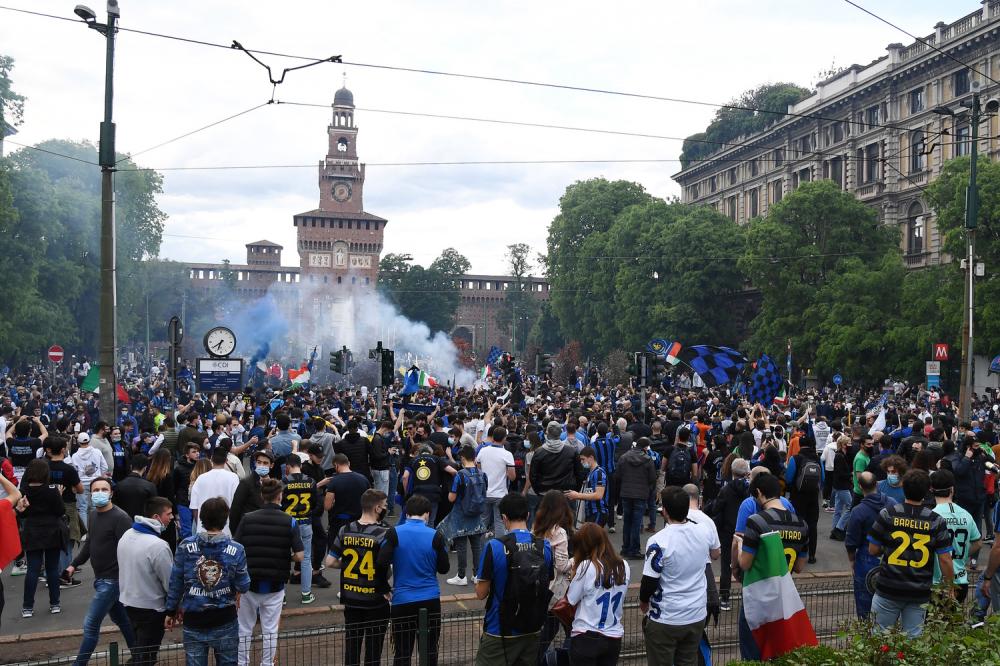 assembramenti tifosi inter
