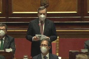 Draghi: "E' il momento di prenotare le vacanze in Italia"