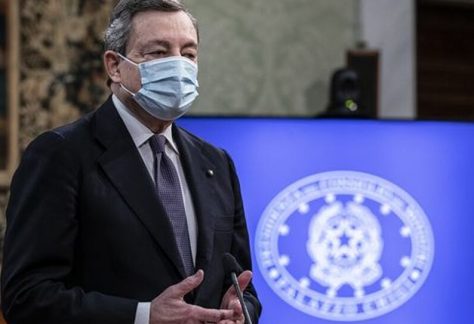 Draghi: "E' il momento di prenotare le vacanze in Italia"