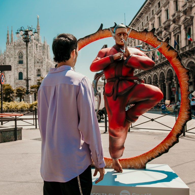milano mahmood statue