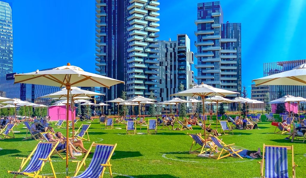 milano spiaggia ombrelloni