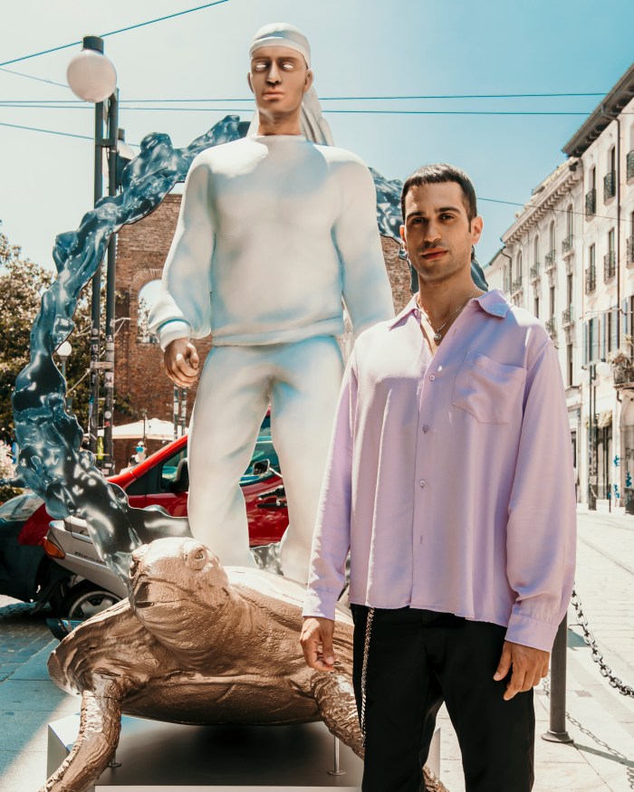 milano mahmood statue