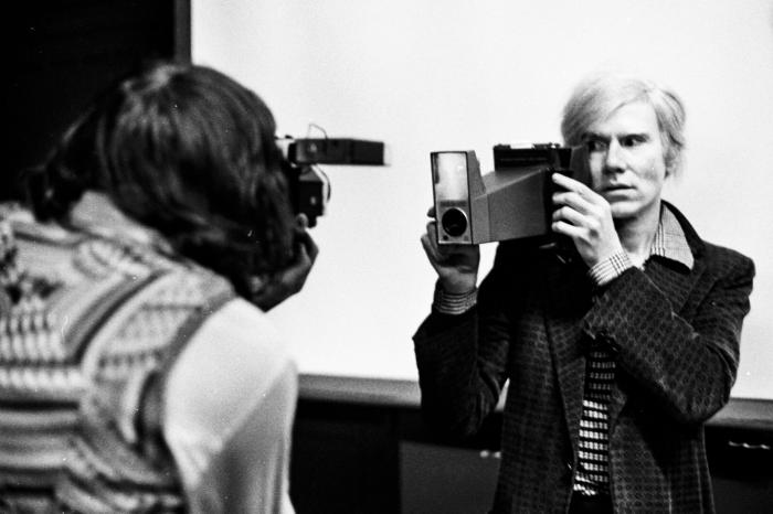 Oliviero Toscani fotografa Andy Warhol