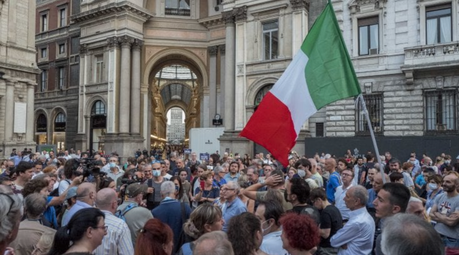 manifestazione green pass milano