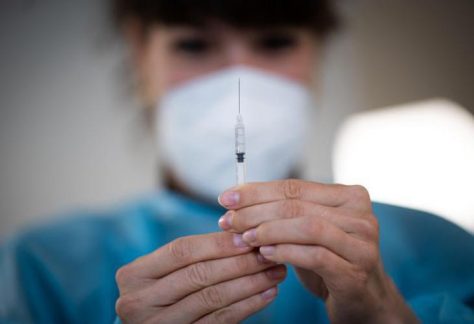 Terza dose vaccino Covid: chi la farà, tempi richiamo e quali verranno usati