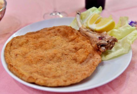 Ecco dove mangiare la vera cotoletta alla milanese a Milano