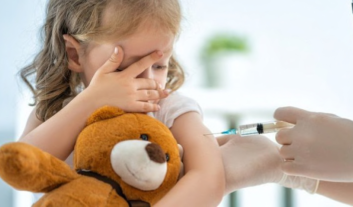 Speranza: «Da dicembre vaccini ai bambini»