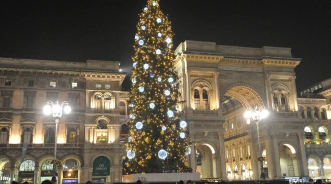 Alberi di Natale Duomo: Sky Italia