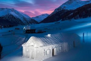 Avete mai dormito in uno chalet fatto di neve? Adesso in Lombardia è possibile