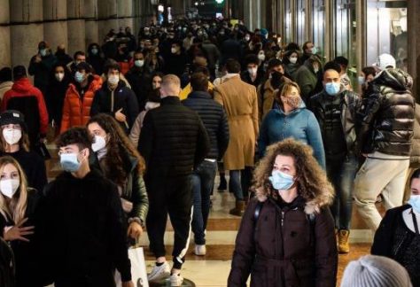 Milano, in centro obbligo di mascherine dalle 10 alle 22, multe salate per i trasgressori