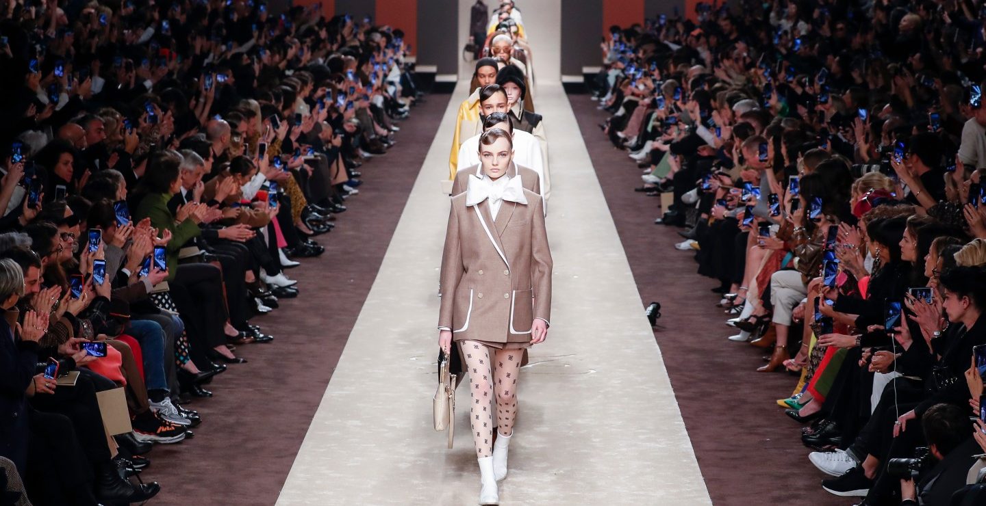 La Milano Fashion Week ritorna dal 22 al 28 febbraio 2022, ecco il calendario sfilate e gli eventi in programma