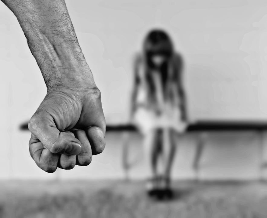 "Sui passi della violenza"