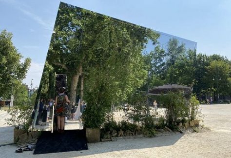 reflection installazione Piazza Del Cannone Milano