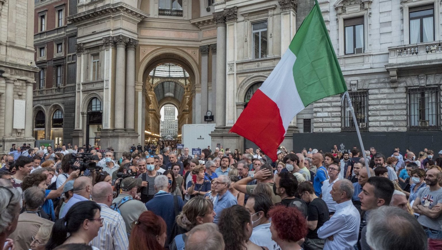manifestazione milano oggi