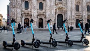 Milano: continua la sperimentazione dello sharing dei monopattini