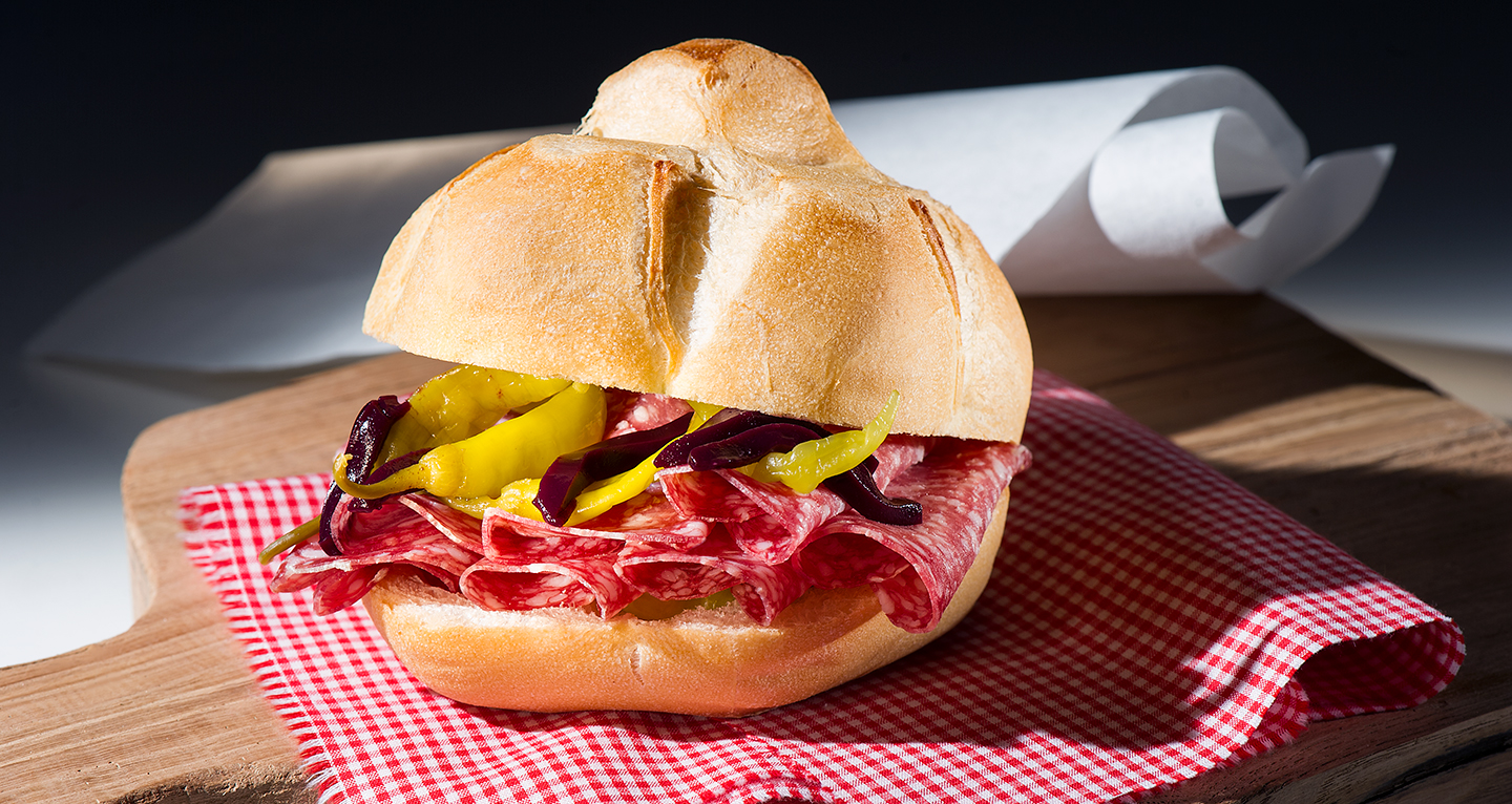 piatti tipici milanesi michetta-salame